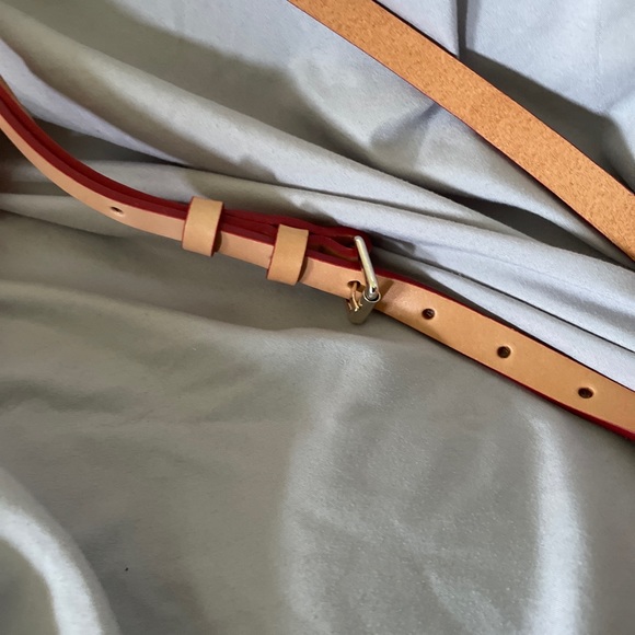 Dooney and Bourke Coral Crossbody - Picture 4 of 9